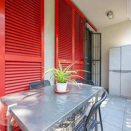 Apartment Free Private Parking - 5min To Metro - Balcony - Quiet Milan