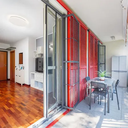 Apartment Free Private Parking - 5min To Metro - Balcony - Quiet