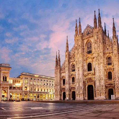 Free Private Parking - 5min To Metro - Balcony - Quiet Milan